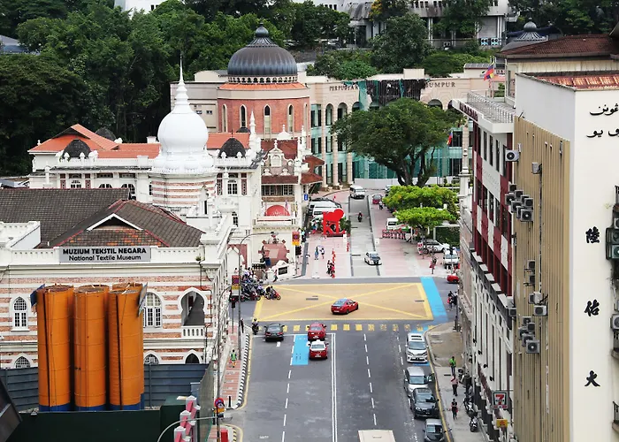 Avenue J Hotel, Central Market